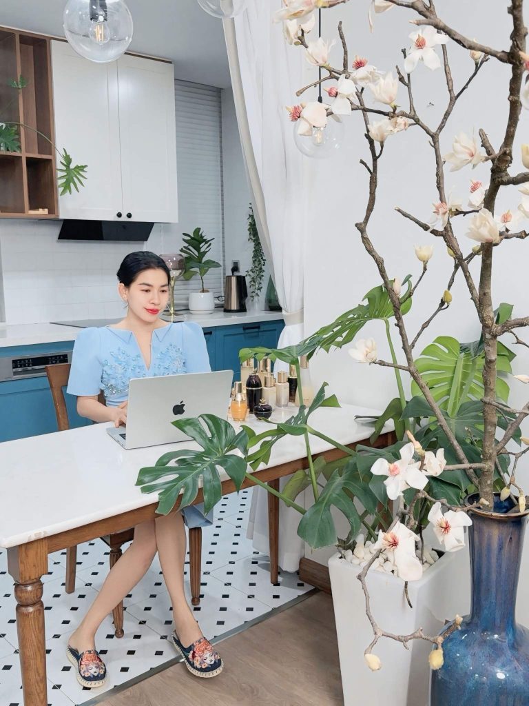 nguyễn thị lan phương bán gi